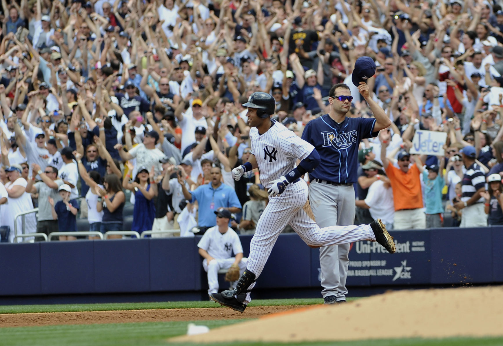 2011: Derek Jeter homers to notch 3,000th career hit for Yankees